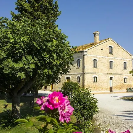 Lägenhet 2 Bedrooms Appartement With Shared Pool And Wifi At Montecarotto *