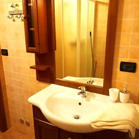 2 Bedrooms Appartement With Shared Pool And Wifi At Montecarotto Apartment